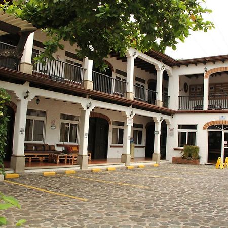 Casa Bourbon Hotel Реталулеу Экстерьер фото