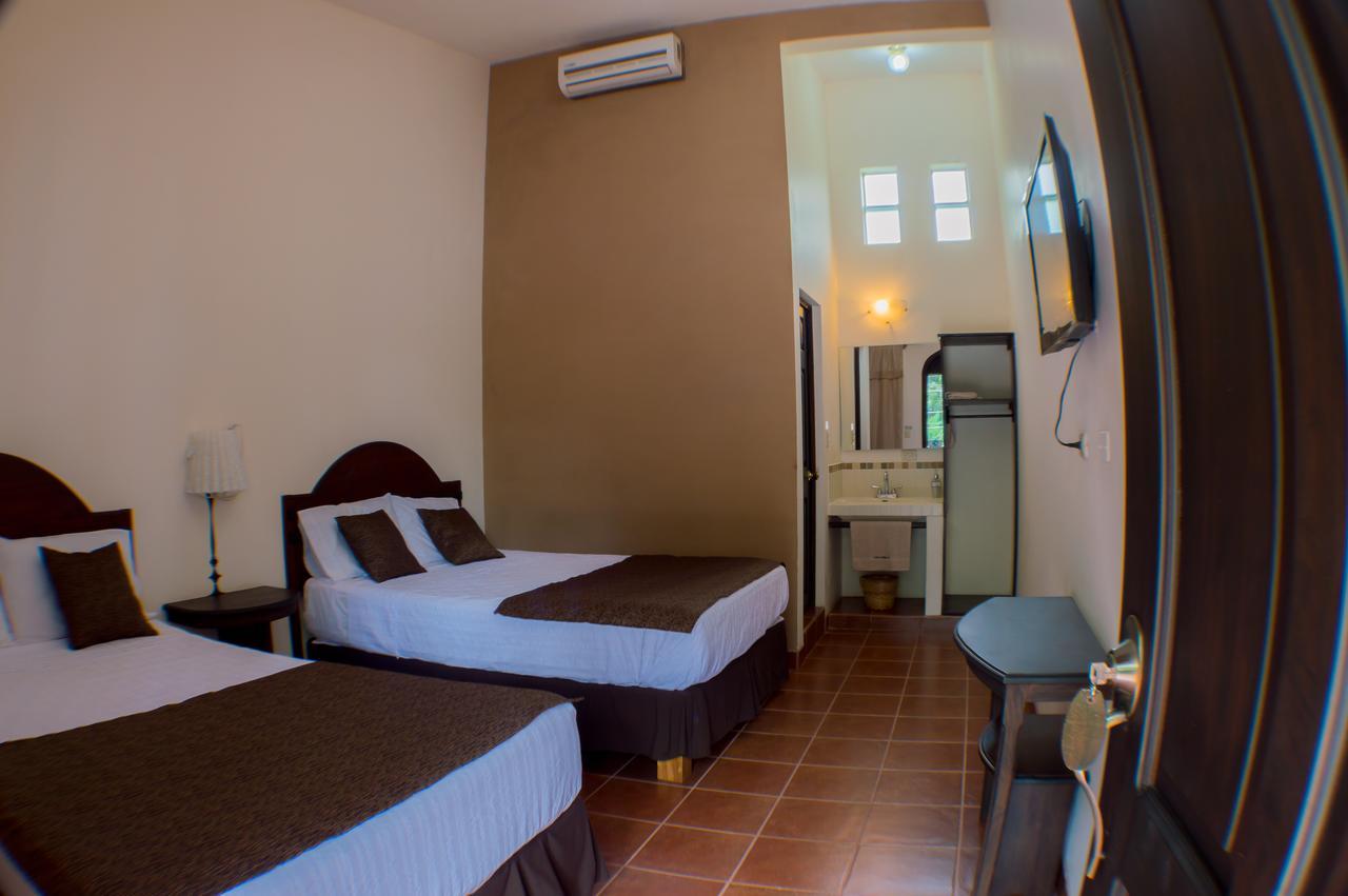 Casa Bourbon Hotel Реталулеу Экстерьер фото