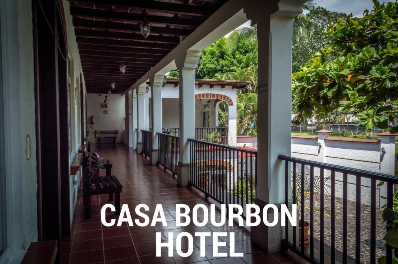 Casa Bourbon Hotel Реталулеу Экстерьер фото