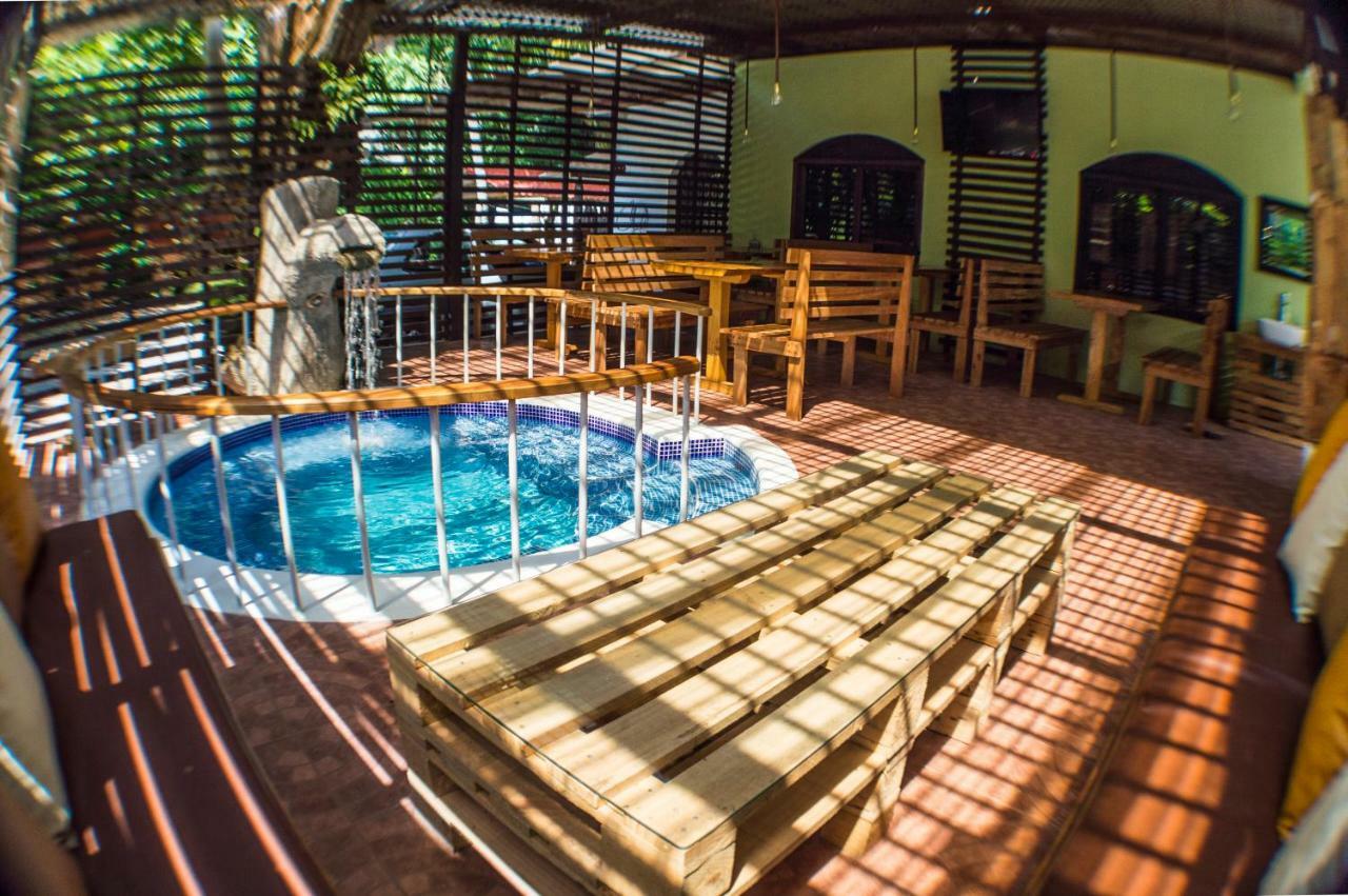 Casa Bourbon Hotel Реталулеу Экстерьер фото